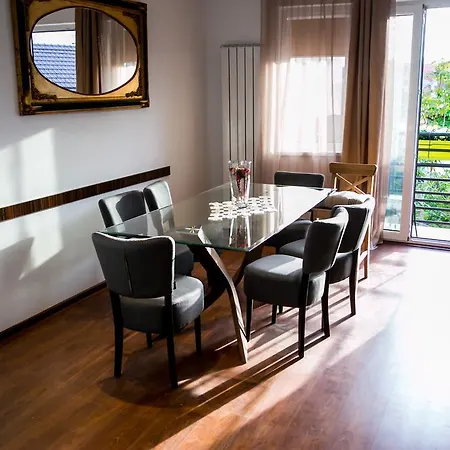 La Galleria Apartment *